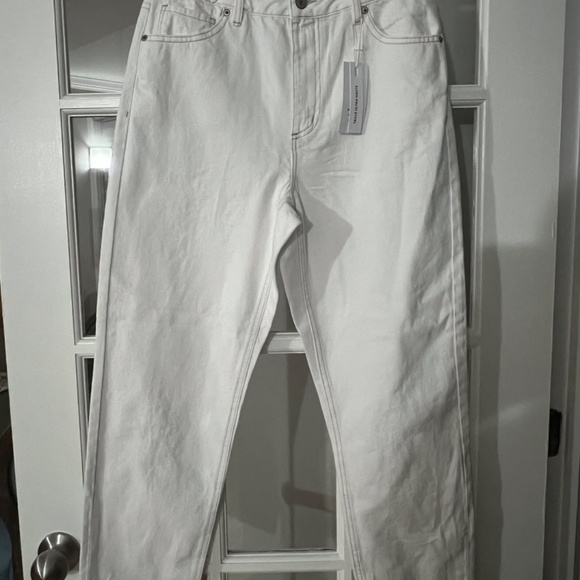 Jeans Mom - Picture 2 of 4